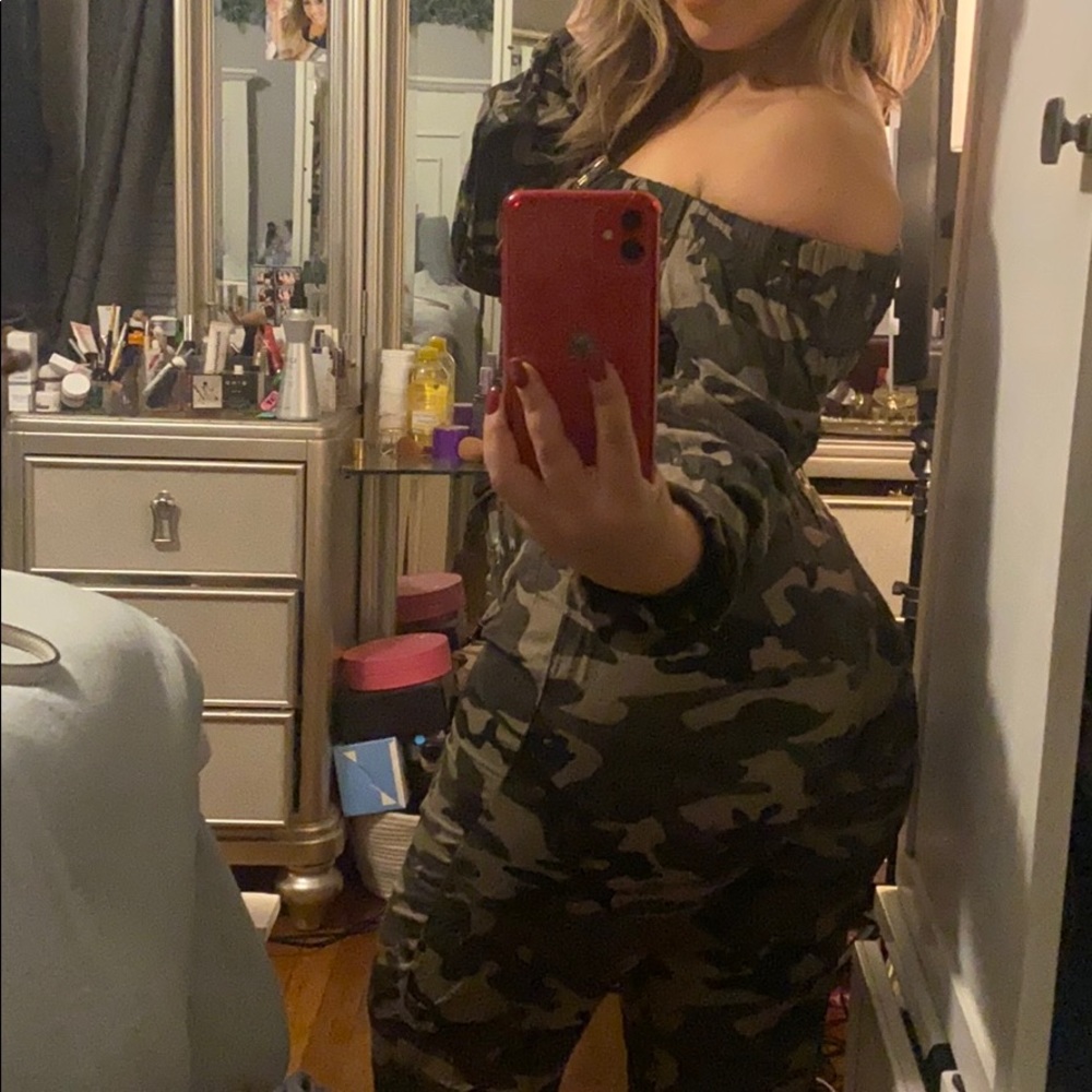 Two piece Camo set - Picture 2 of 6